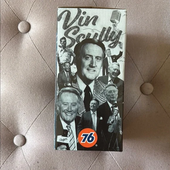 Dodgers Vin Scully Bobblehead - Picture 4 of 7